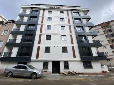 ÇEKMEKÖY AYDINLAR MAH. K.OTOPARKLI ARAKAT 2+1 86M² SATILIK DAİRE