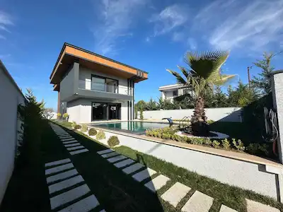 İSTANBUL ŞİLE'DE  5+1 LÜKS HAVUZLU VİLLA