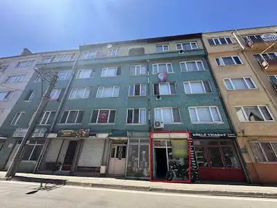 REMAX BEYAZ MAKSEM CADDESİNDE KİRALIK DÜKKAN