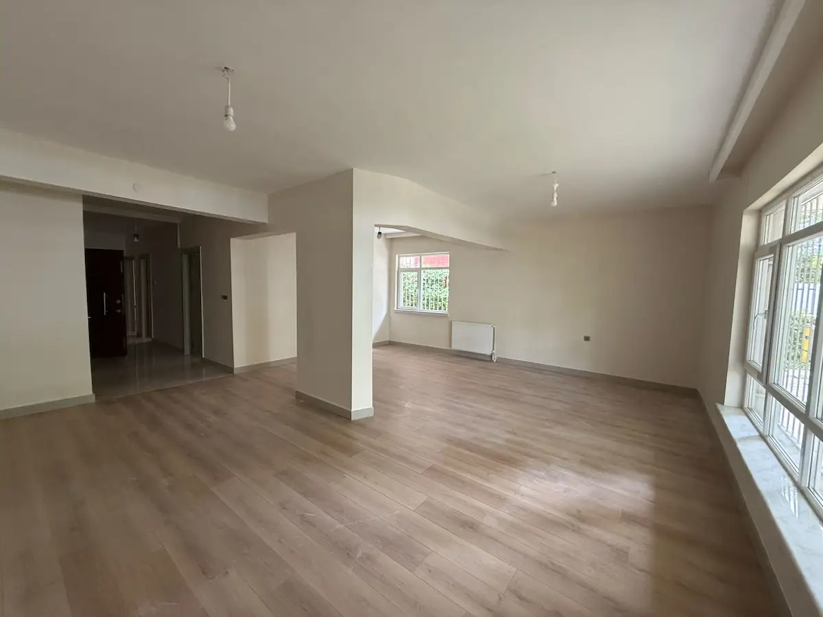 TUNALI HİLMİDE YENİLENMİŞ SATILIK 2+1 DAİRE!