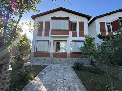 REMAX PARLA BARLAS GÜRLER'DEN ÇAKIRLAR'DA KİRALIK VİLLA