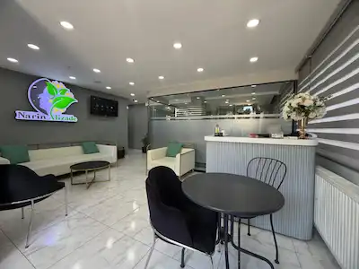 BAKIRKÖY KENNEDY CADDESİ ÜZERİNDE-GENİŞ MÜŞTERİ PORTFÖYLÜ-TAM DONANIMLI KUAFÖR VE GÜZELLİK MERKEZİ