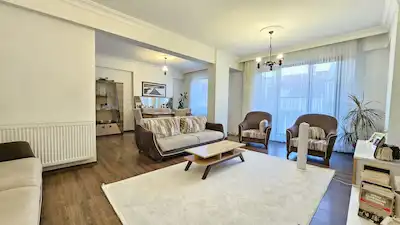 REMAX BEYAZ ERTUĞRUL MAH. 4+1 200 M² DAİRE 