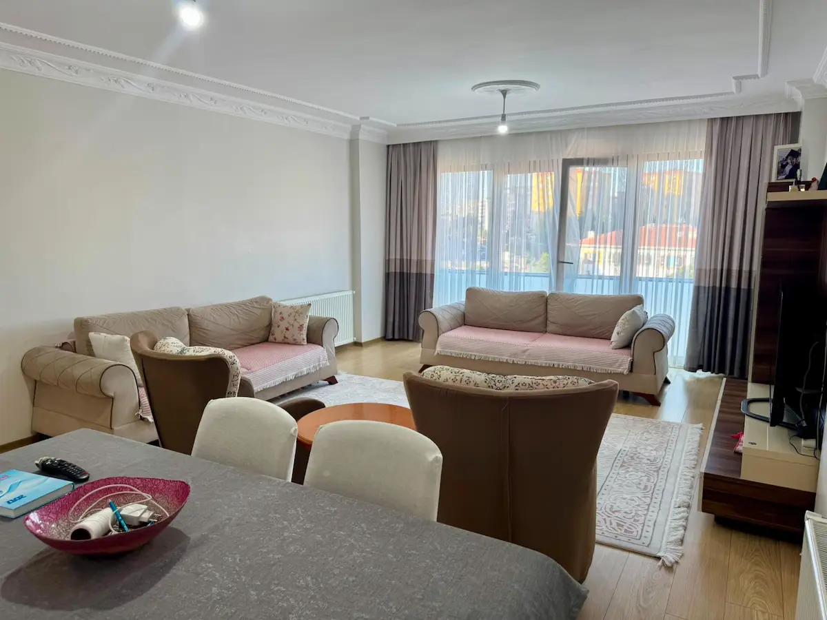 KURTKÖY MERKEZ'DE SITE İÇERISINDE FERAH 3+1 SATILIK DAIRE