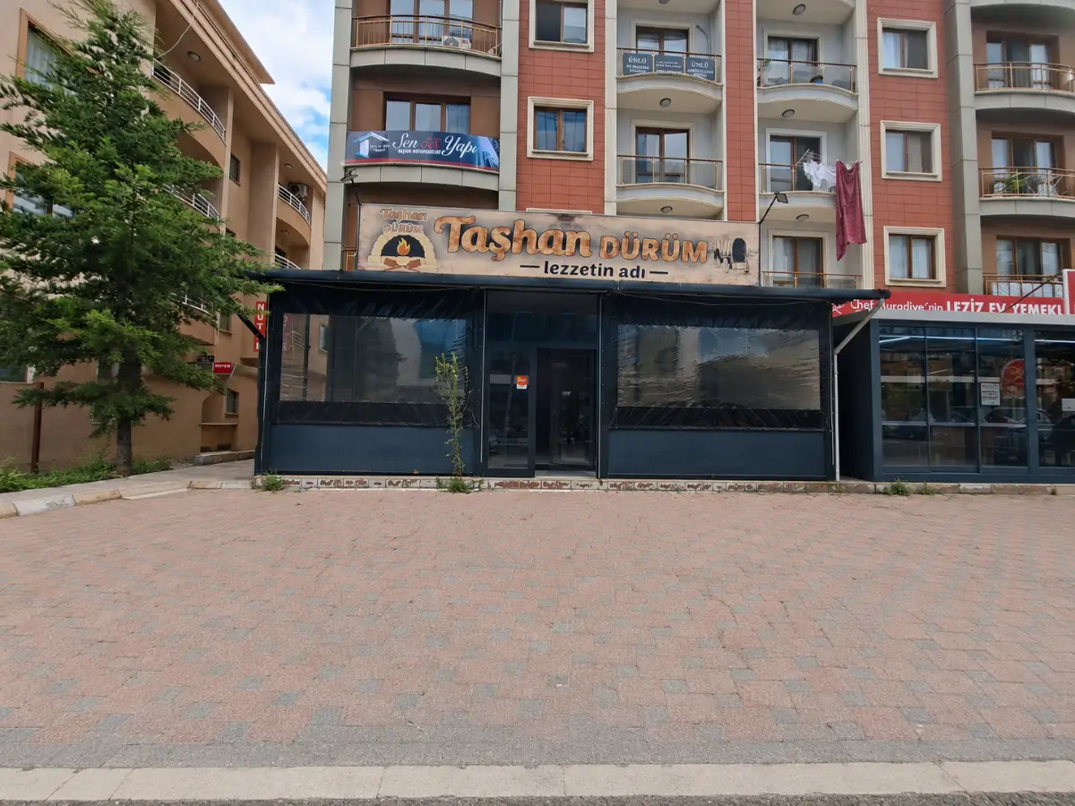 KARTAL DA ADLİYE KARŞISINDA TABELA DEĞERLİ SATILIK 100 M2 BOŞ DÜKKAN