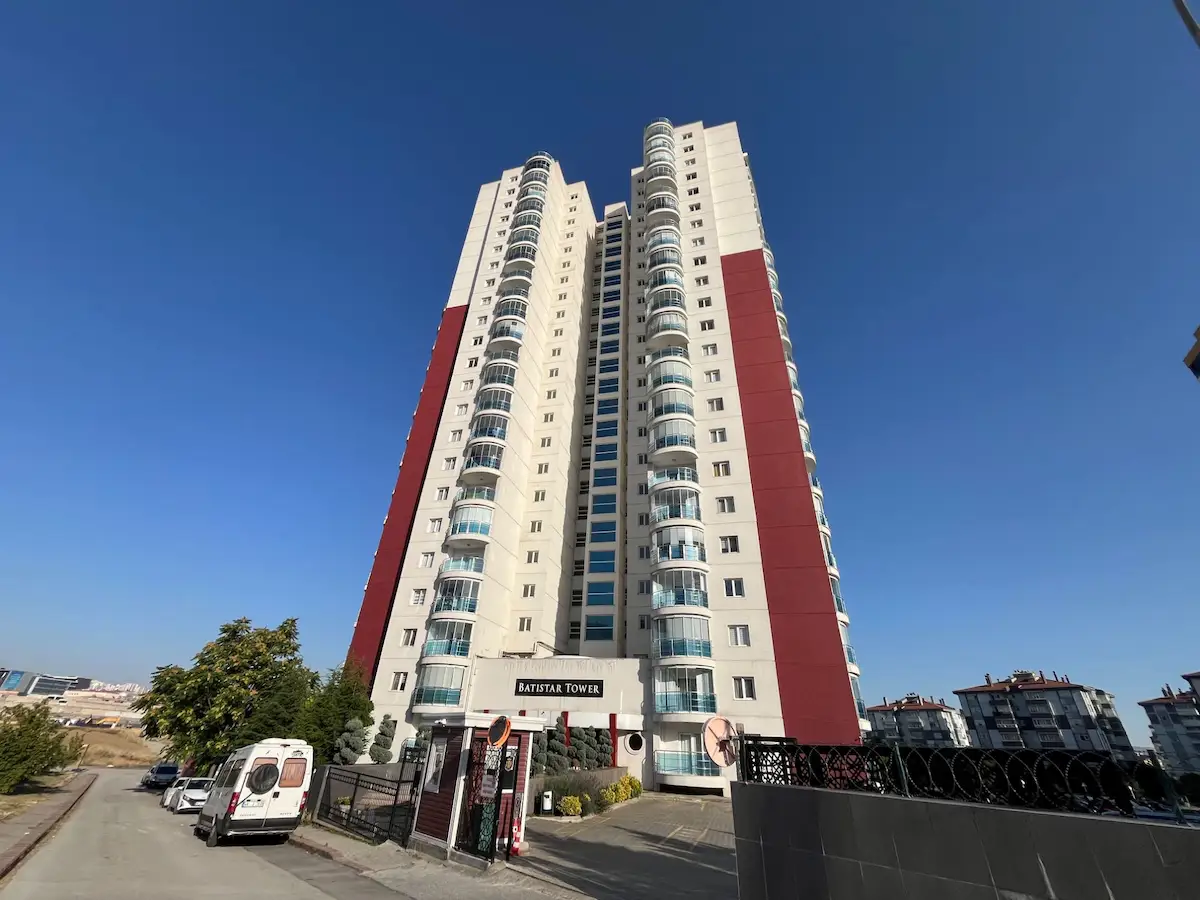 REMAX GATE NYD TURGUT ÖZAL MAH. TERAS MANZARALI SATILIK 4+1 DAİRE