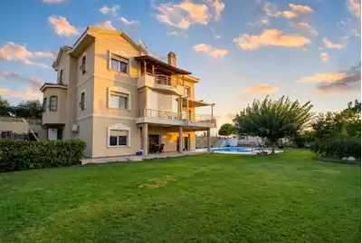 VİLLAKENT 1500 M2 MÜSTAKİL PARSELDE , ÖZEL HAVUZLU VİLLA