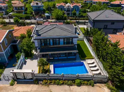 ŞİLE’DE 5+1 EŞYALI, 4 BANYOLU, 4 CEPHELİ 230 M² SATILIK VİLLA | KREDİYE UYGUN