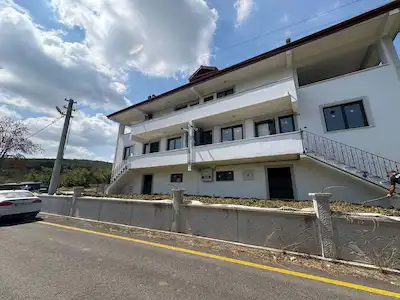 RE/MAX MAVİ'DEN KAZIMPAŞA UZUNKÖYDE KİRALIK 200M2 DAİRE
