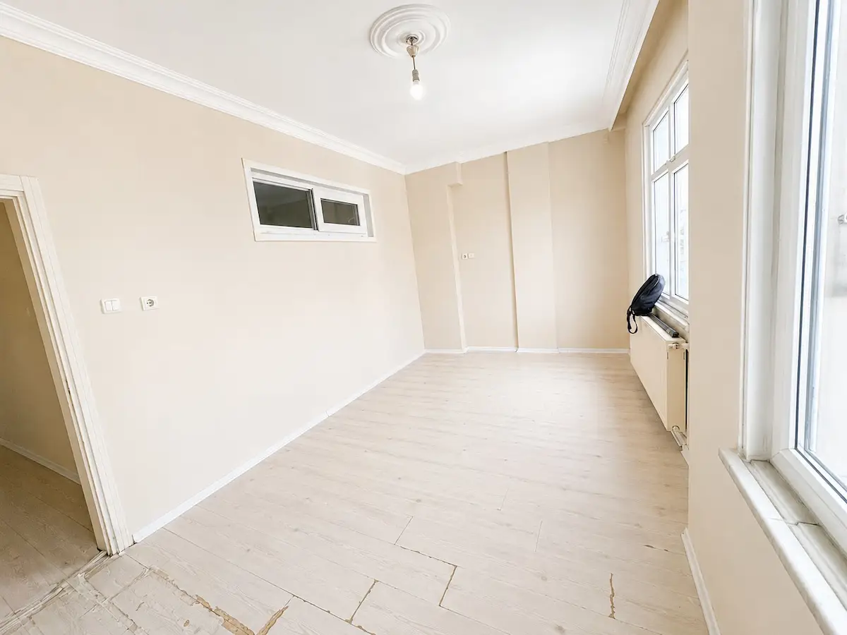 ESENLER KAZIM KARABEKİR MAHALLESİNDE 2+1 SATILIK BALKONLU DAİRE