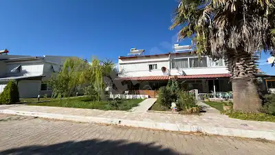 BURHANİYE ÇORUK MAH’DE EŞYALI 2+1 VİLLA | DOĞALGAZ KOMBİLİ | BALKONLU | KREDİYE UYGUN