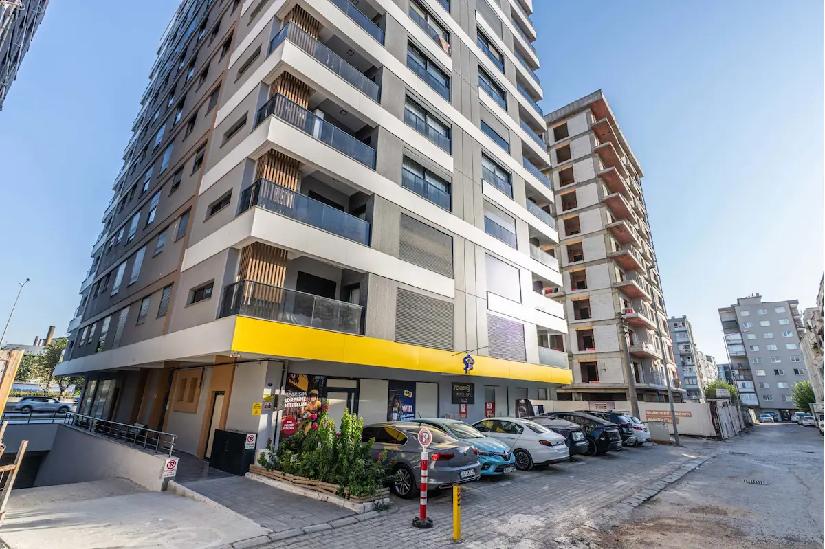 SATILIK ANKARA CADDESİ ÜZERİNDE METRO YAKINI 3+1 SIFIR DAİRE