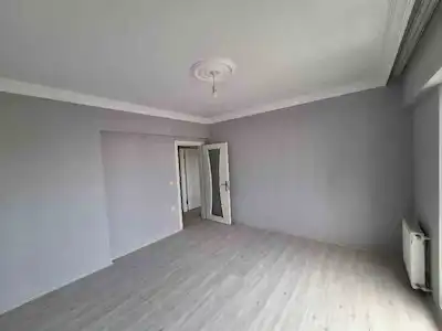 REMAX MUSTAFA'DAN ARIBURNU İLKOKULU YANINDA SITE IÇİ 3+1 KIRALIK DAIRE