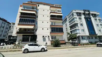REMAX RABİA SARAÇ SATILIK 2+1 MERKEZİ KONUMDA