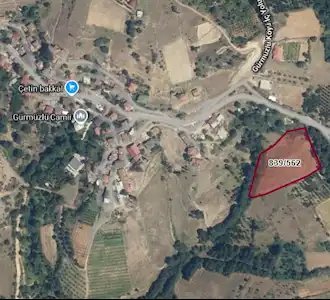İZNIK GÜRMÜZLÜDE GÖL MANZARALI RESMI YOLLU 6.582M² SATILIK TARLA