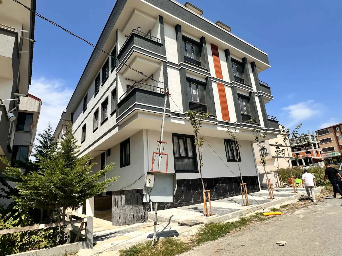 ARNAVUTKÖY MAVİGÖL’DE SIFIR 2+1 | 3. KAT | BALKONLU 
