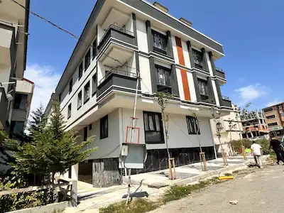 ARNAVUTKÖY MAVİGÖL’DE SIFIR 2+1 | 3. KAT | BALKONLU