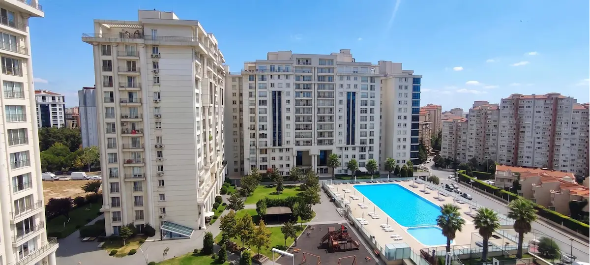 BEYLİKDÜZÜ SEMERKAND LINE’DA, 90 M² KİRALIK 1+1 FIRSAT DAİRESİ