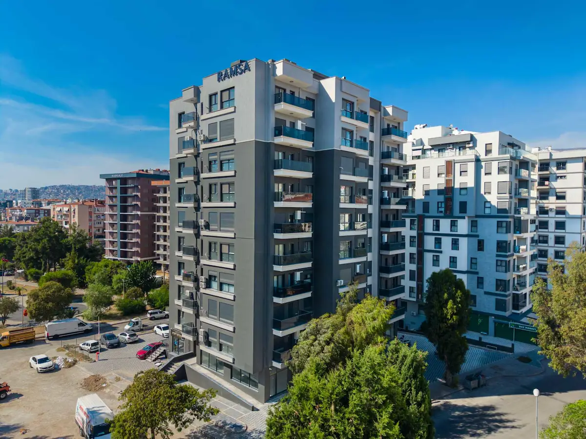 BAYRAKLI MANAVKUYU’DA SIFIR 3+1 | 7. KAT | YERDEN ISITMA | 2 BANYO + BALKON