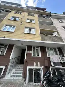 BAĞLARBAŞINDA SATILIK 2+1 TADİLATLI YÜKSEK CAMLI BODRUM KAT SATILIK