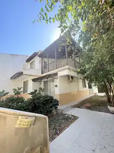 ÇEŞME’DE EŞYALI 4+1 BAHÇE KATI VİLLA | 319 M² BRÜT | KREDİYE UYGUN