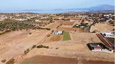 ÇEŞME GERMİYAN’DA MÜSTAKİL TAPULU 1 DÖNÜM DÜZ TARLA