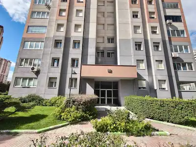 PARLAMENTERLER SİTESİ KARE BLOKTA 2+1 SATILIK DAİRE