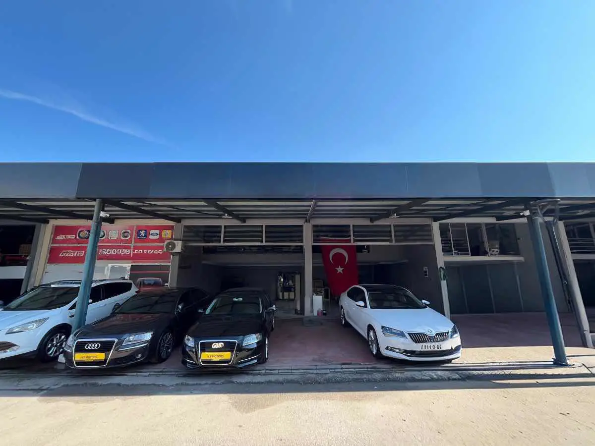 GÖLCÜK GALERİCİLER SİTESİNDE SATILIK BİRLEŞİK 180 M² DÜKKAN
