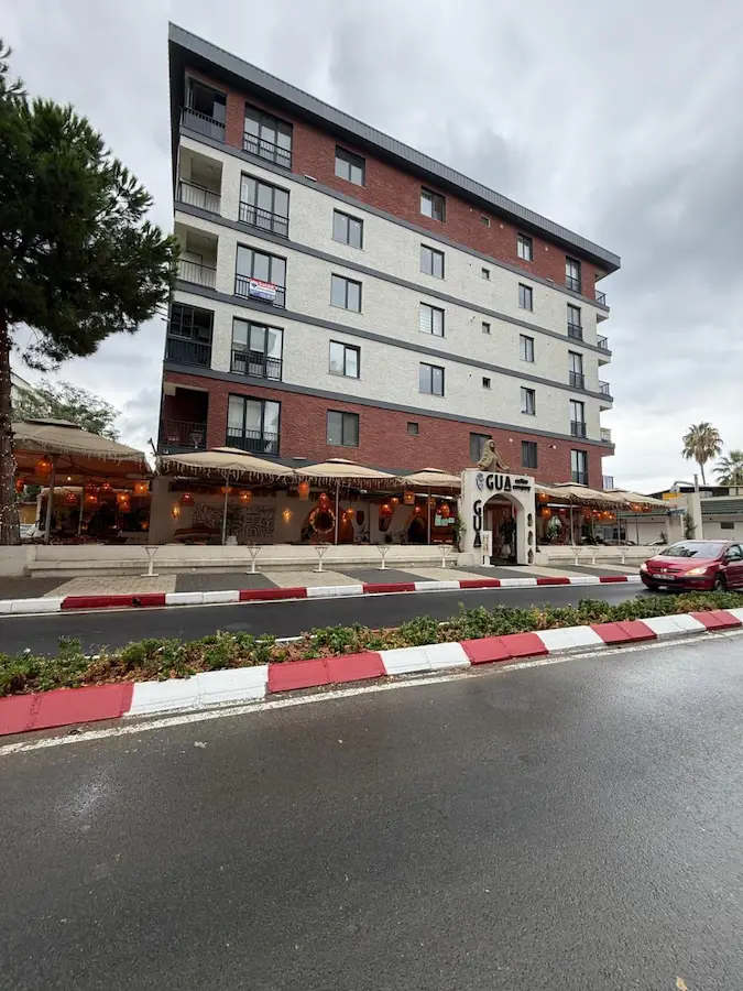 KORDONBOYU SAHİLE SIFIR DENİZ MANZARALI 2+1 SATILIK DAİRE