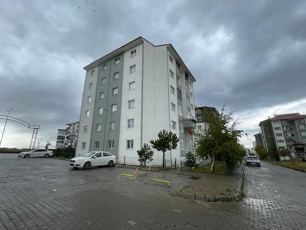 REMAX İLKE'DEN ÇAT YOLU TOKİ'DE 2+1 SATILIK DAİRE