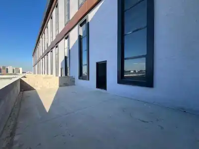 SAĞLAM SANAYİ TİCARET MERKEZİNDE BALKONLU 380 M2 KİRALIK FABRİKA