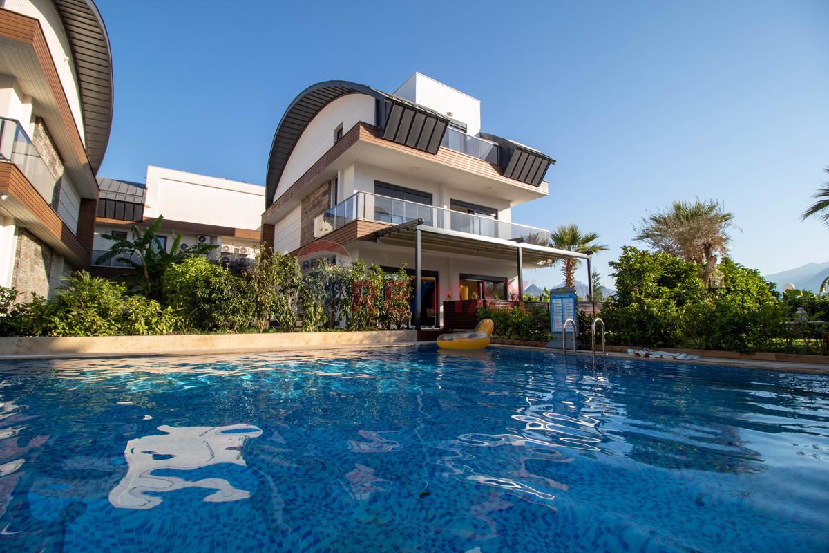 ANTALYA KONYAALTI KONAKLAR LOCATION 560 M2 7+1 SUPER LUXURY VILLA WITH POOL FOR SALE