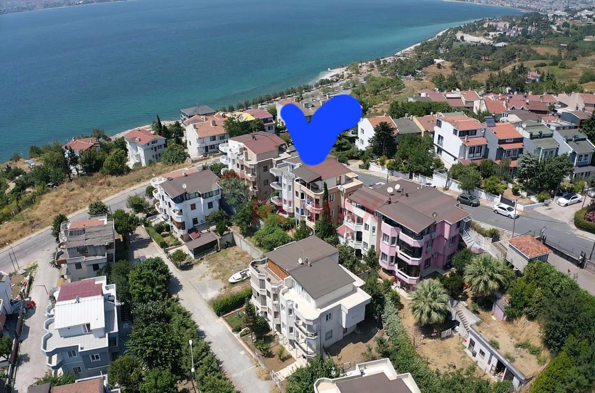 BEYLİKDÜZÜ GÜRPINAR DENİZ MANZARALI 4+2 SATILIK VİLLA 