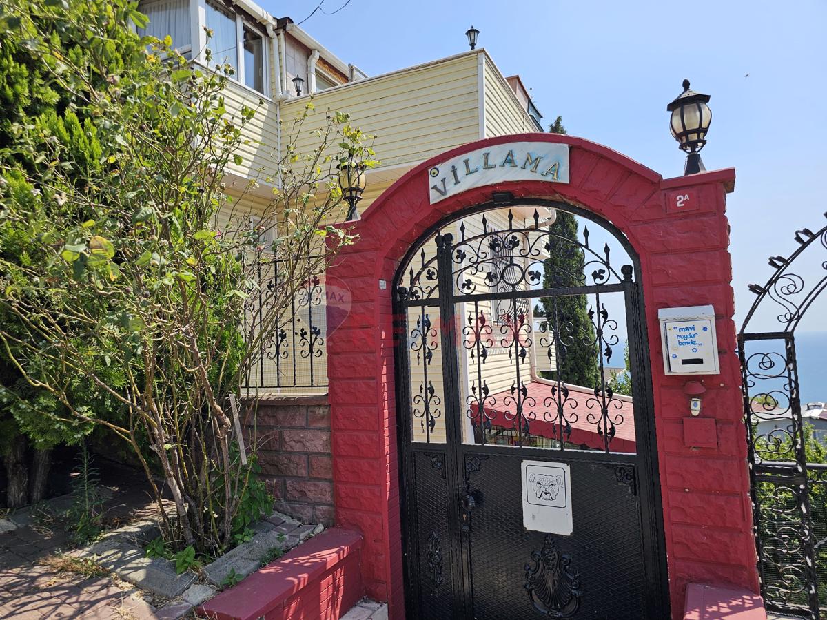 BEYLİKDÜZÜ GÜRPINAR DENİZ MANZARALI 4+2 SATILIK VİLLA 