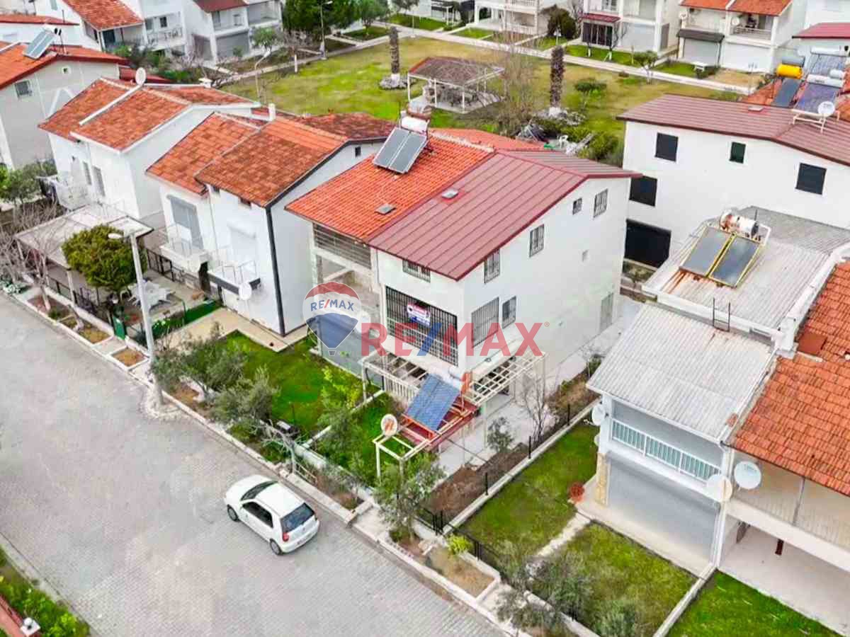 KUŞADASI GÜZELÇAMLI DENIZE 5DK YÜRÜME MESAFESINDE SATILIK YAZLIK