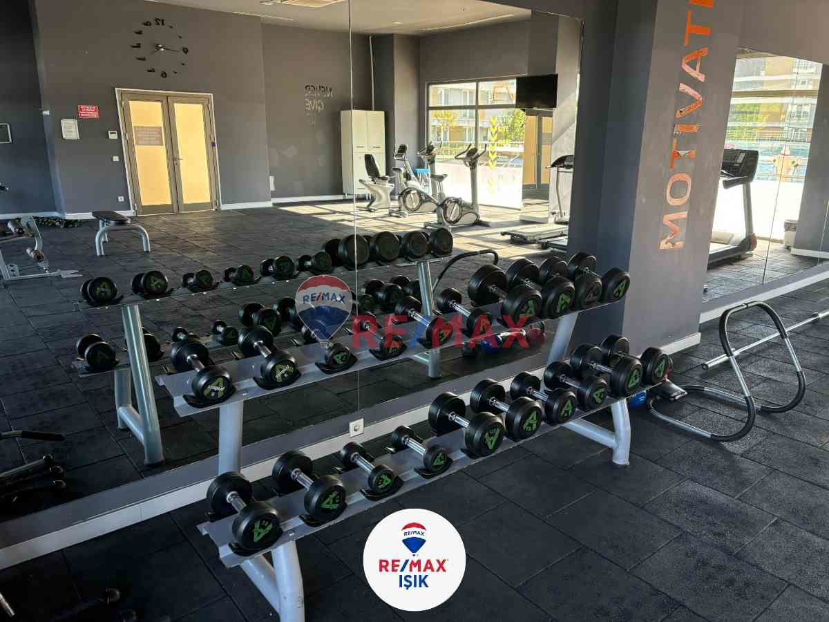 SANCAKTEPE TEKNİKYAPI EVORAPARK SİTESİNDE 2+1 ARAKAT