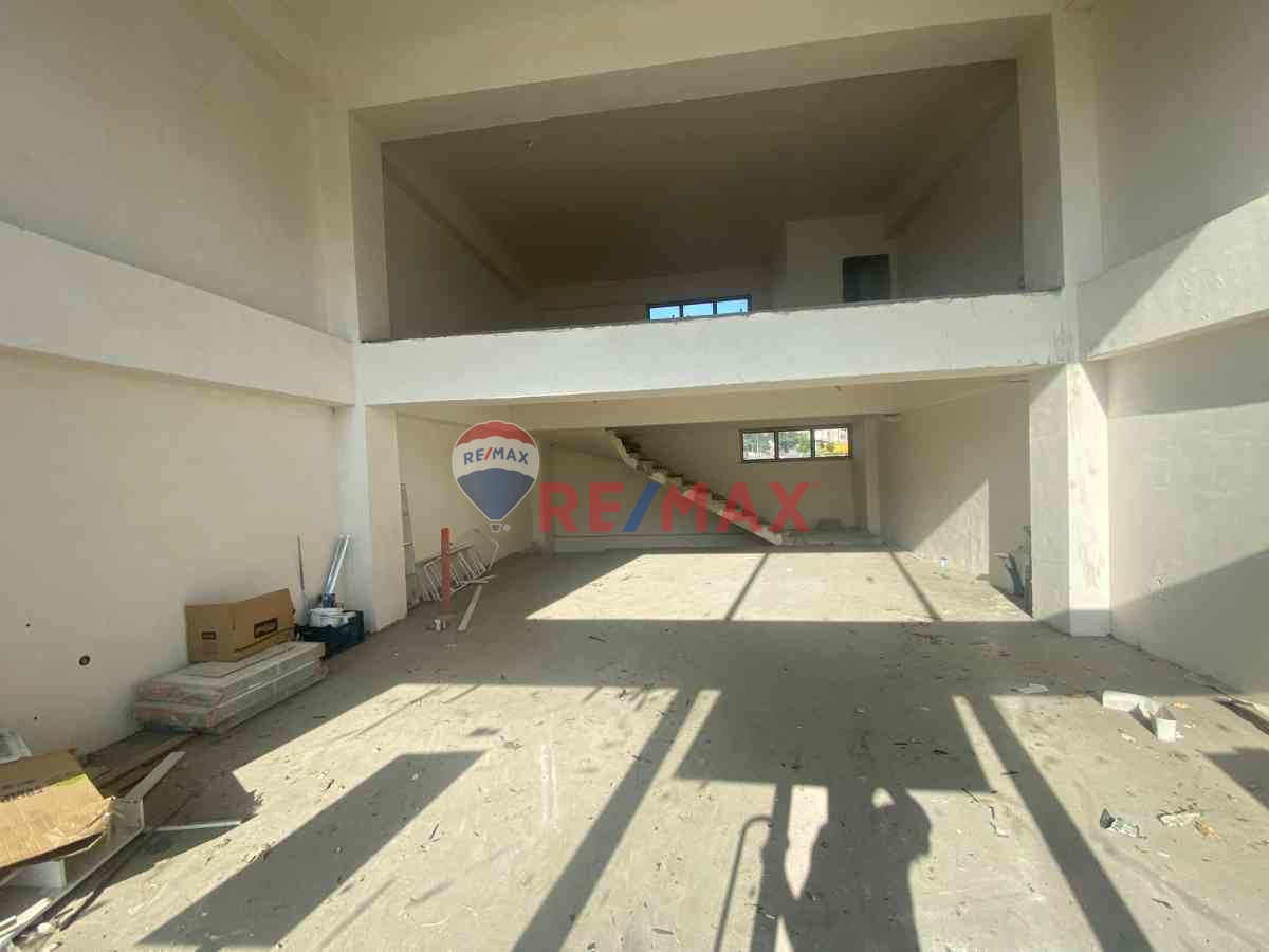 MELİKGAZİ KEYKUBAT TRANVAY DURAĞINDA TABELA DEĞERİ YÜKSEK DÜKKAN