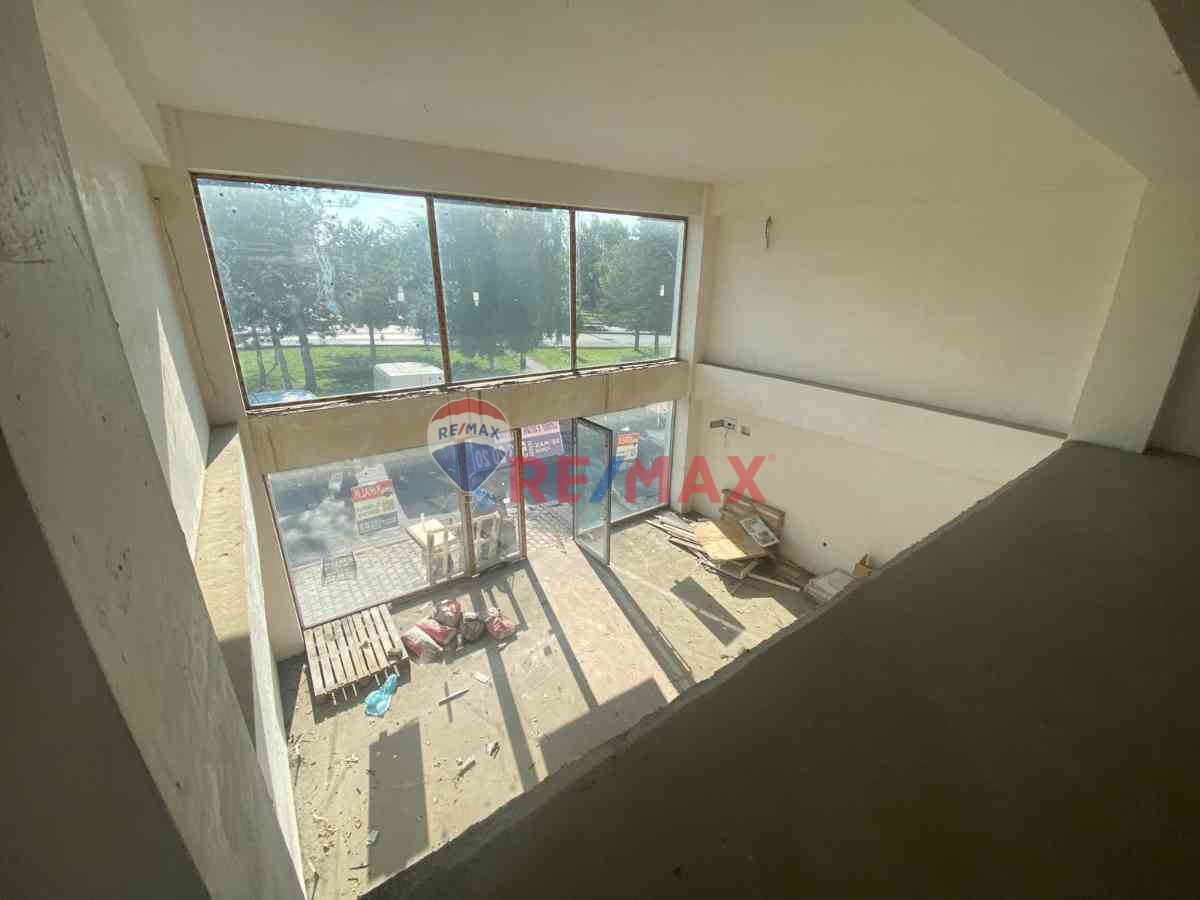 MELİKGAZİ KEYKUBAT TRANVAY DURAĞINDA TABELA DEĞERİ YÜKSEK DÜKKAN