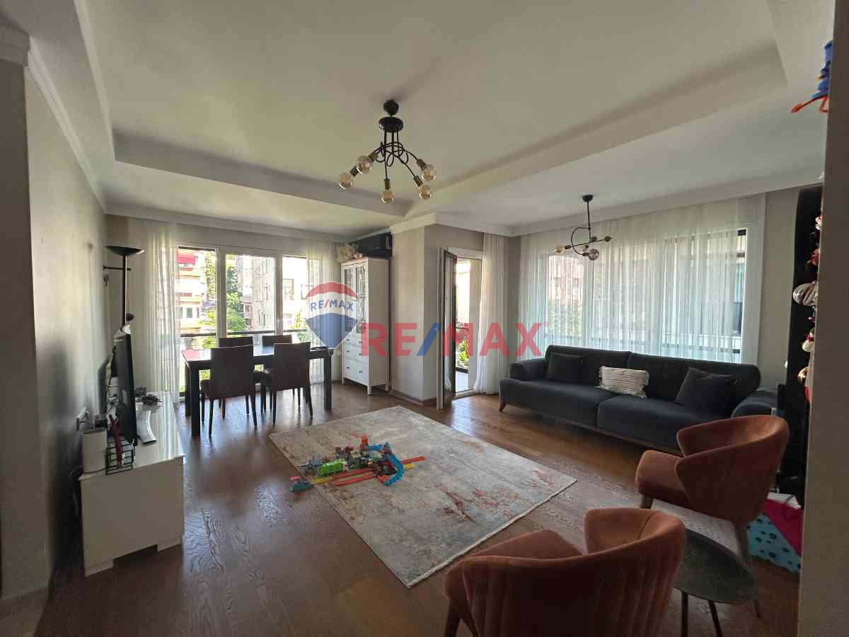 ACIBADEM BUTIK SITEDE, FERAH BAKIMLI ÖZEL TERASLI DUBLEKS DAIRE