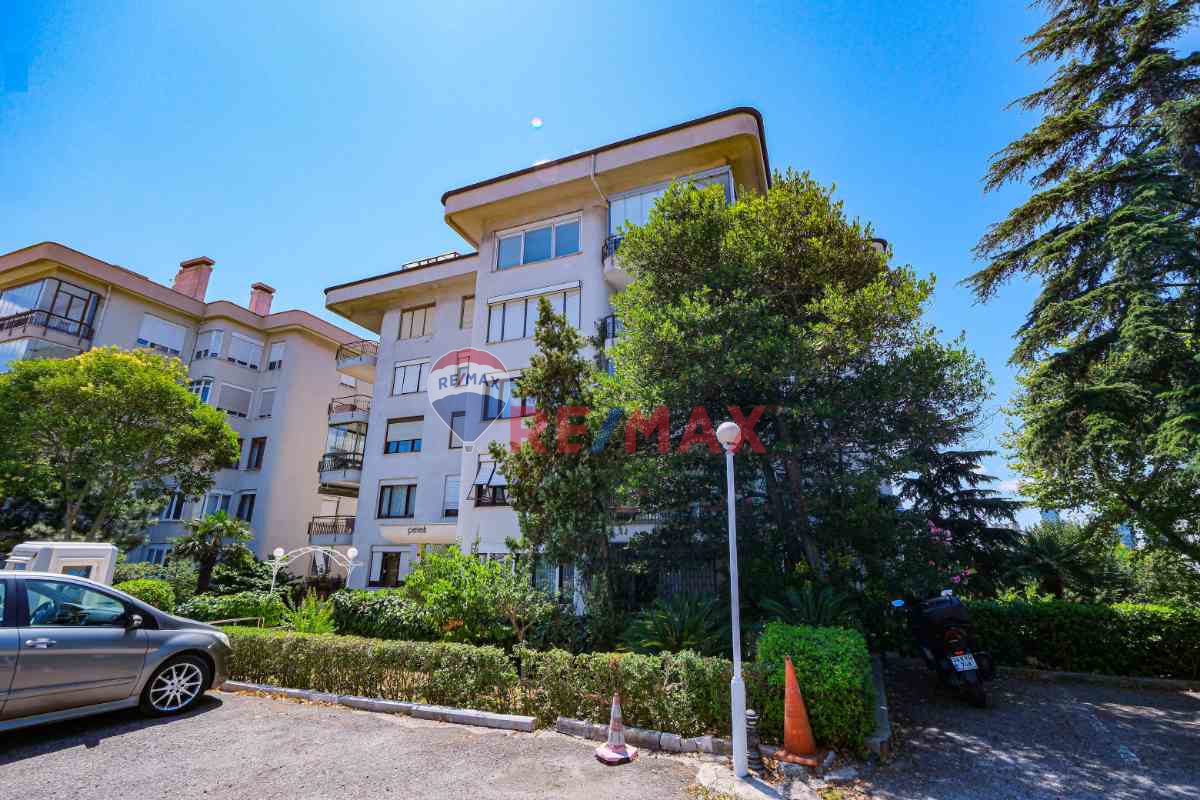 ISTANBUL'UN PRESTIJLI BÖLGESI ULUS'TA BOĞAZA AÇILAN 5+2 ÇATI DUBLEKS SATILIK