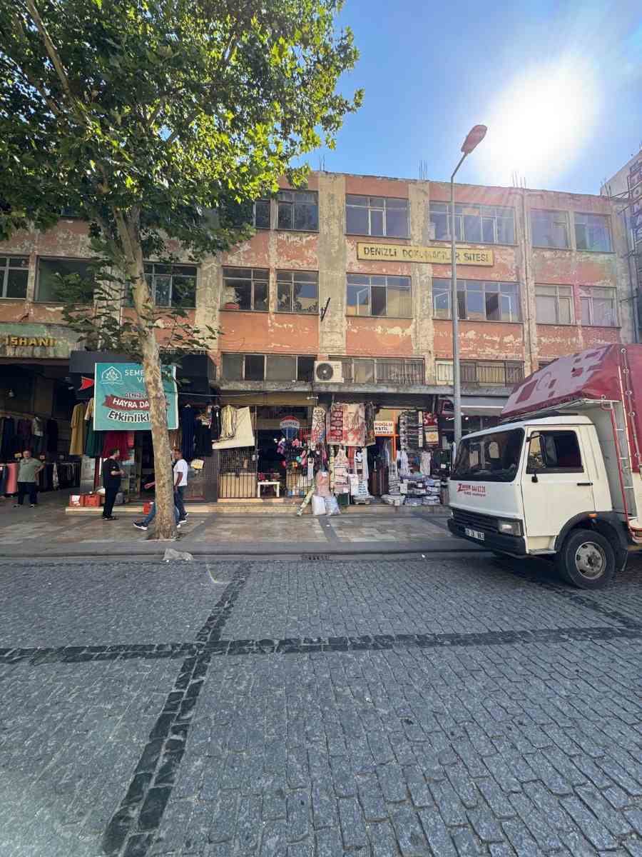 TOMAŞ HAN'DA CADDE CEPHELİ FIRSAT FİYATLI DÜKKAN