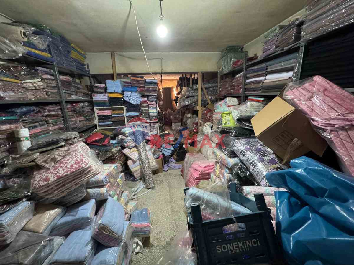 TOMAŞ HAN'DA CADDE CEPHELİ FIRSAT FİYATLI DÜKKAN
