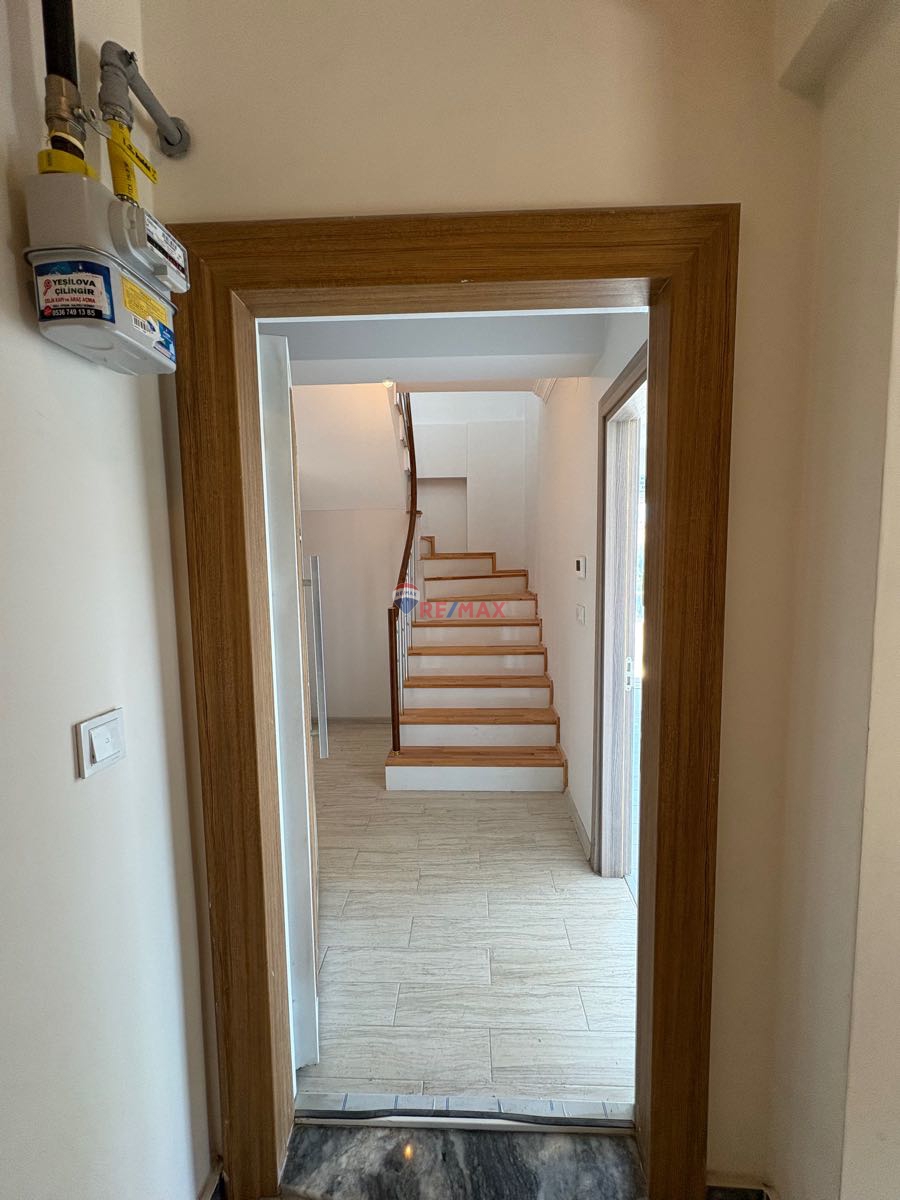 PAŞAPARK EVLERİNDE FERAH 2+1 DUBLEKS SATILIK DAİRE