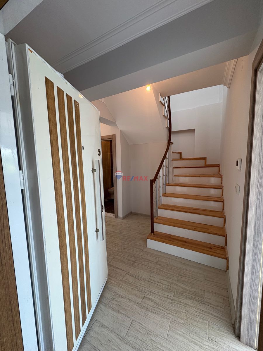 PAŞAPARK EVLERİNDE FERAH 2+1 DUBLEKS SATILIK DAİRE