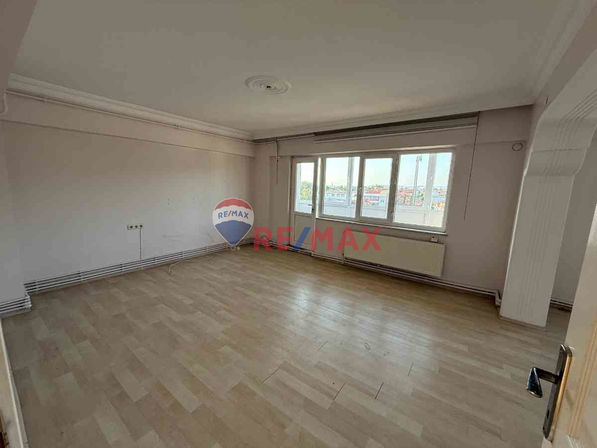 YENİGÜN MAH. GENİŞ 3+1 KİRALIK DAİRE - BAHADIR EKER'DEN