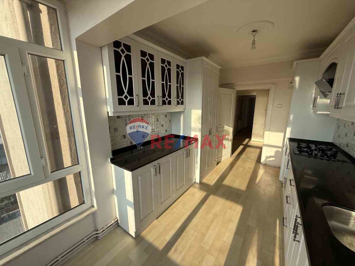 YENİGÜN MAH. GENİŞ 3+1 KİRALIK DAİRE - BAHADIR EKER'DEN