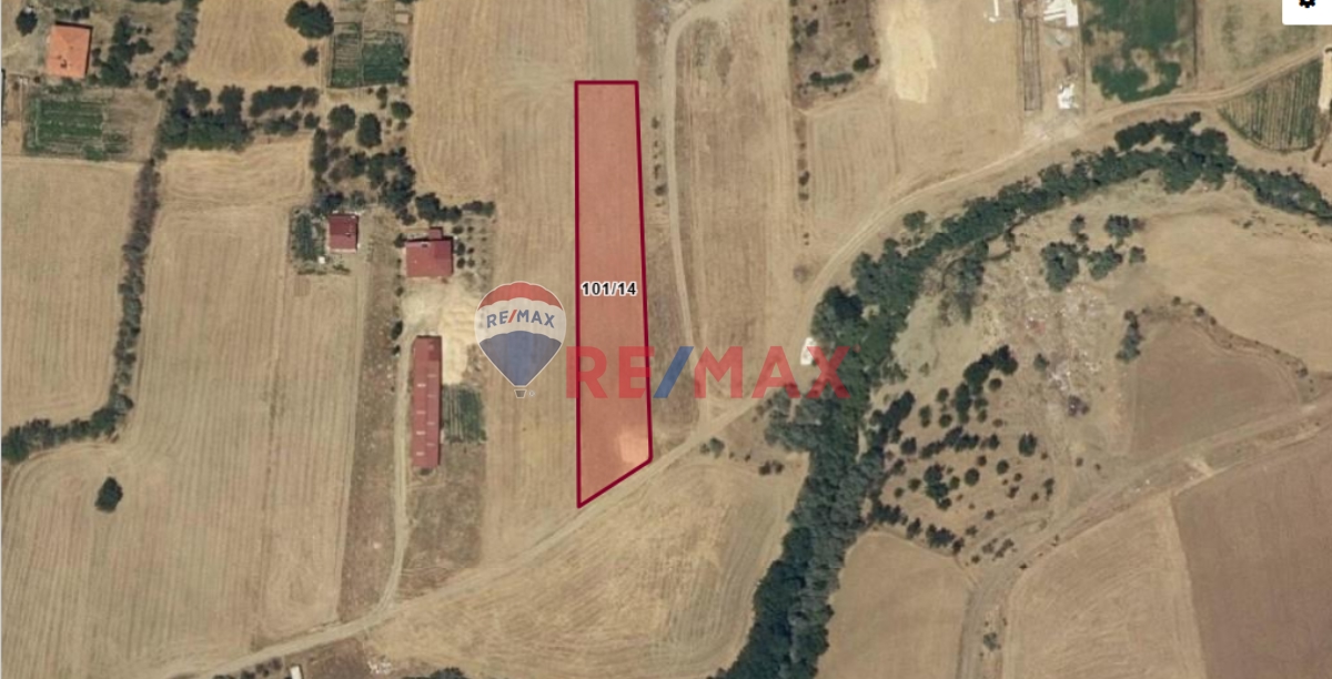 REMAX DOĞU'DAN AKÇAKİRAZ ŞİNTİL (BAHÇEKAPI)' DE SATILIK TARLA