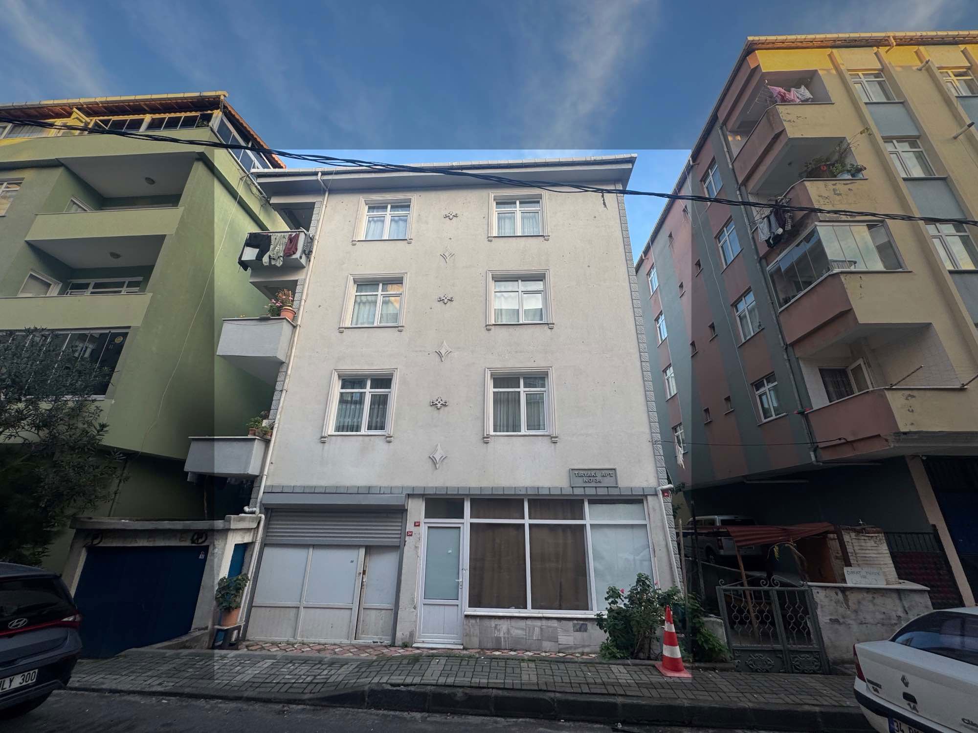 YUKARIDUDULLUDA SATILIK KOMPLE BİNA 