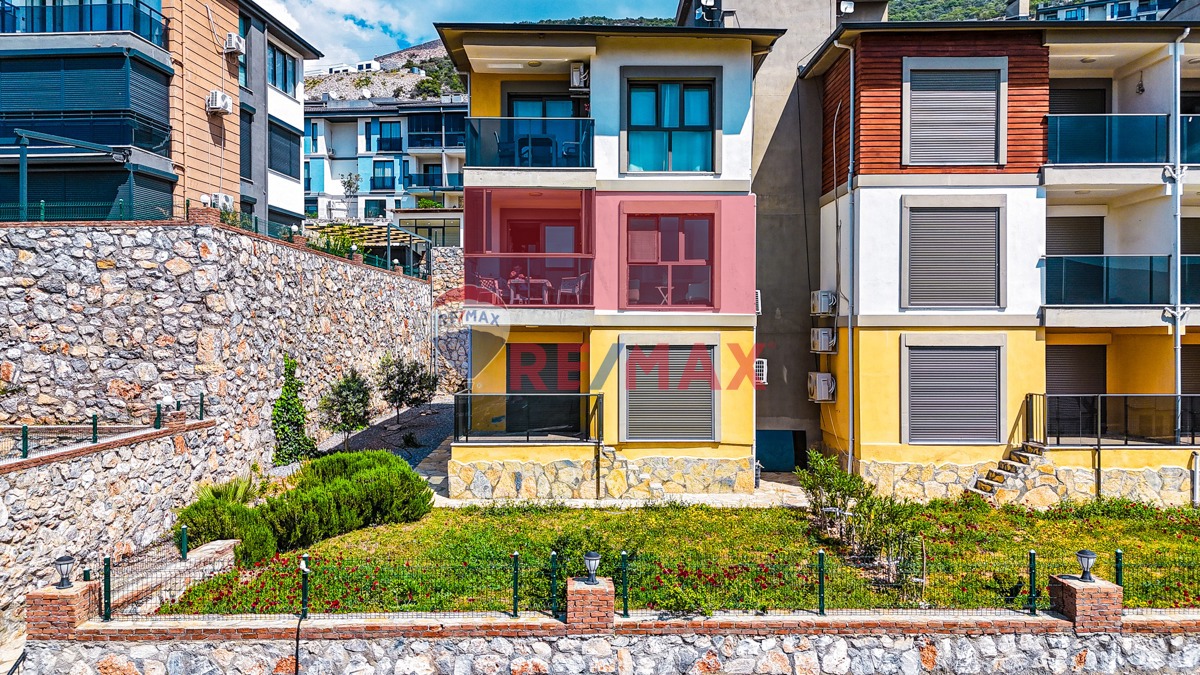 AKBÜK’TE HAVUZLU SİTEDE FULL DENİZ MANZARALI 2+1 DAİRE