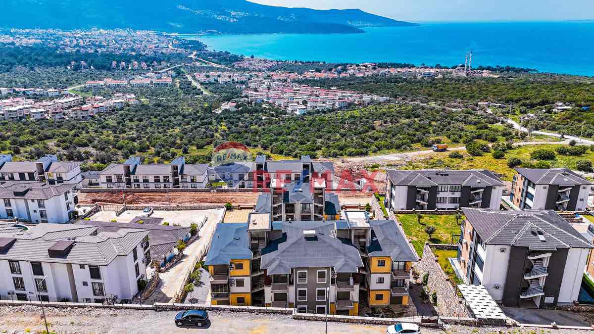 AKBÜK’TE HAVUZLU SİTEDE FULL DENİZ MANZARALI 2+1 DAİRE